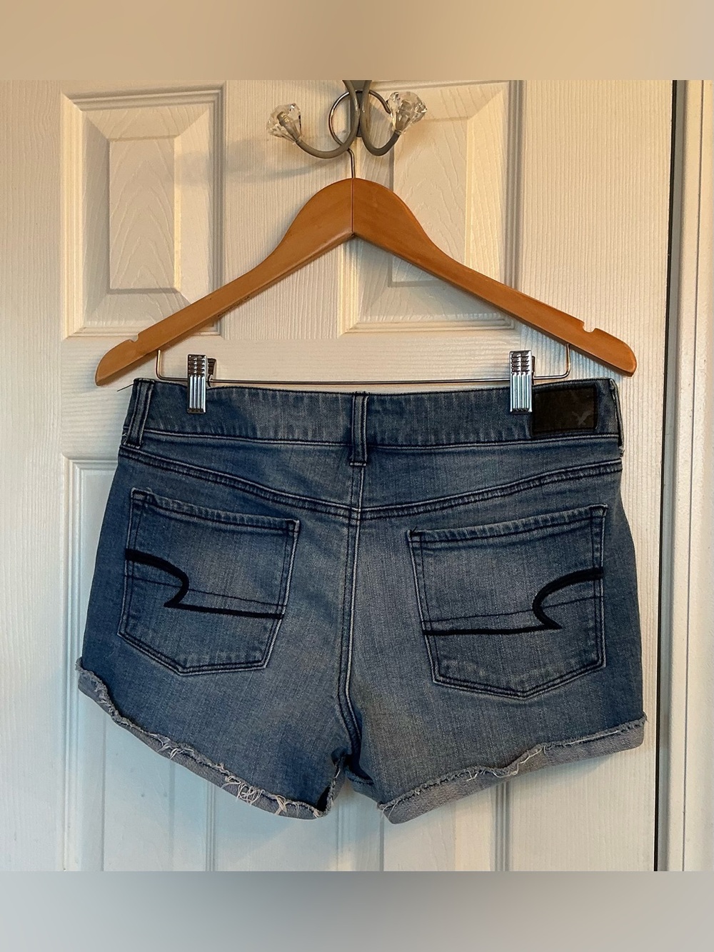 American Eagle Outfitters shortie stretch cuffed cut off shorts size 10 EUC - Picture 4 of 16
